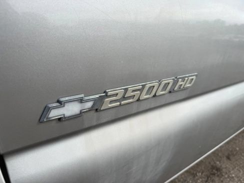 Used 2002 Chevrolet Silverado 2500 4x4 Crew Cab w/ Off-Road Skid Plate Pkg image 12
