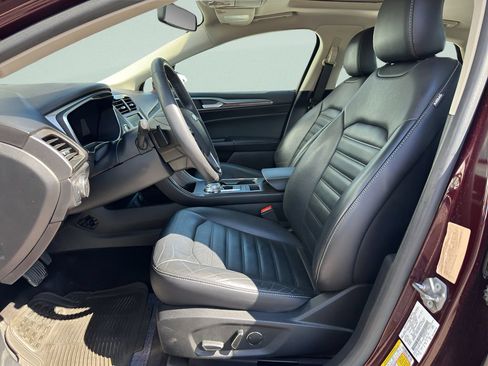 Used 2017 Ford Fusion SE w/ Equipment Group 202A AWD/4WD image 7