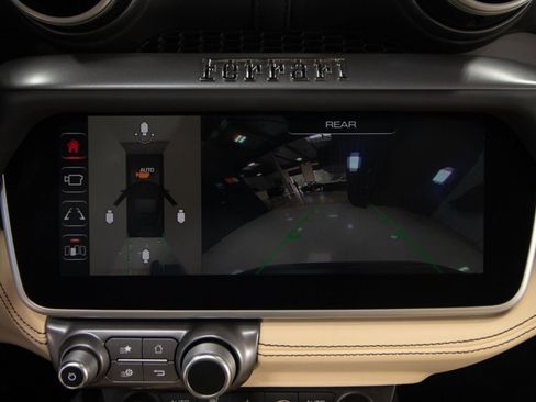 Used 2020 Ferrari Portofino image 35