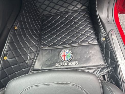 Used 2022 Alfa Romeo Giulia Veloce image 66