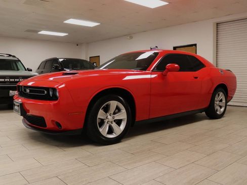 Used 2023 Dodge Challenger SXT RWD image 3