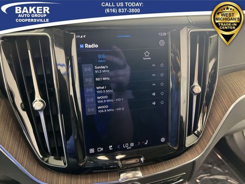 Used 2023 Volvo XC60 B6 Ultimate image 13