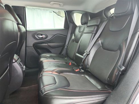 Used 2019 Jeep Cherokee Trailhawk w/ Comfort & Convenience Group image 21