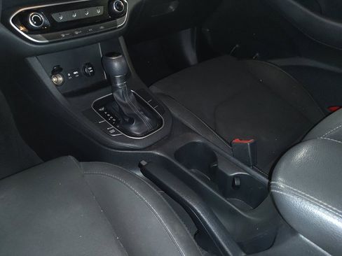 Used 2018 Hyundai Elantra GT FWD image 26
