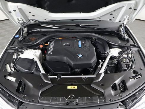 Used 2023 BMW 530e xDrive w/ M Sport Package image 15