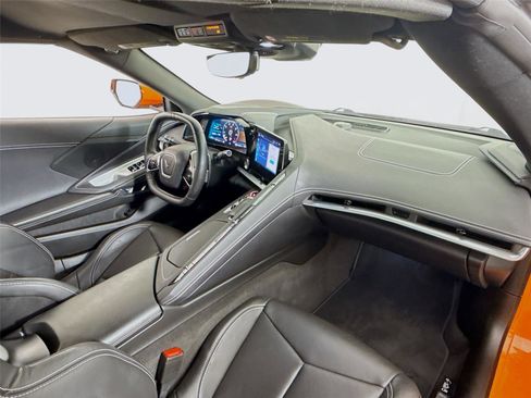 Used 2024 Chevrolet Corvette Stingray Convertible image 28