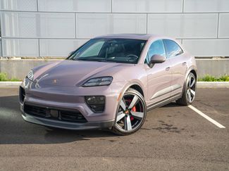 Used 2025 Porsche Macan 4S Electric AWD/4WD video 1