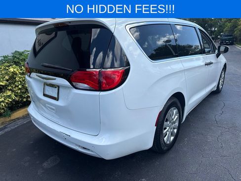 Used 2018 Chrysler Pacifica L FWD image 5