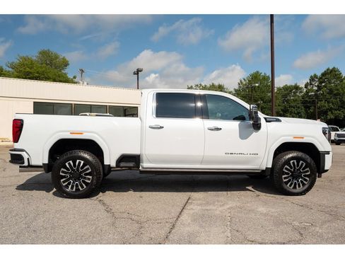 New 2026 GMC Sierra 2500 Denali Ultimate AWD/4WD image 9