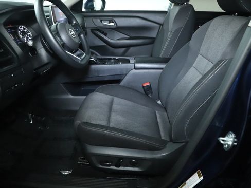 Used 2024 Nissan Rogue SV FWD image 18