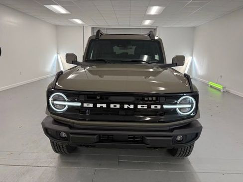 New 2025 Ford Bronco Outer Banks image 2