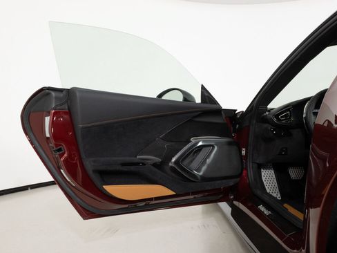 Certified 2025 Ferrari 12Cilindri RWD image 31