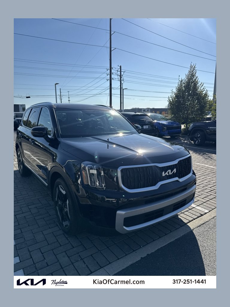 Used 2024 Kia Telluride EX w/ EX Captain's Chair Package AWD/4WD image 1