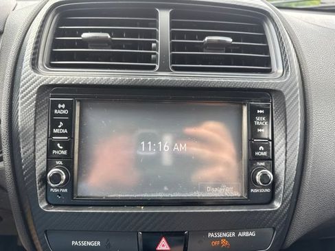 Used 2020 Mitsubishi Outlander Sport Black Edition FWD image 15