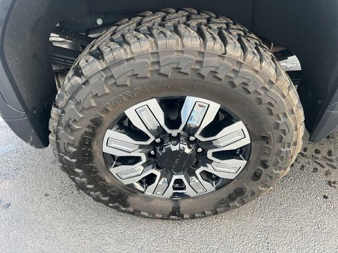 Used 2024 GMC Sierra 2500 Denali w/ Denali Reserve Package image 13