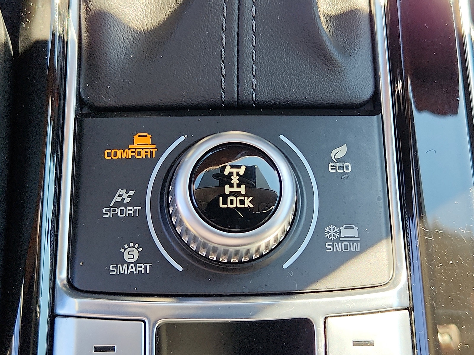 Used 2020 Kia Telluride EX AWD/4WD image 25