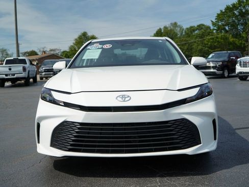 Used 2025 Toyota Camry LE FWD image 9