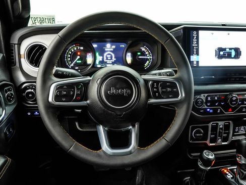 Used 2024 Jeep Wrangler Unlimited Sahara w/ Technology Group AWD/4WD image 22