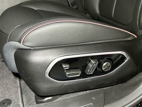 New 2025 Jeep Wagoneer S Launch Edition image 13