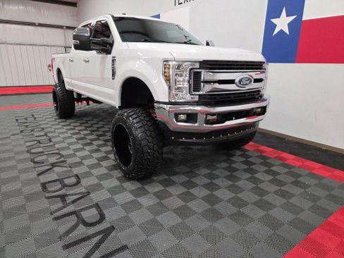 Used 2019 Ford F250 XLT w/ XLT Premium Package AWD/4WD image 16
