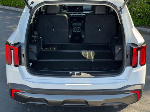 Used 2025 Kia Sorento SX AWD/4WD image 27
