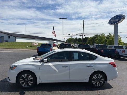 Used 2019 Nissan Sentra SV w/ Special Edition Package FWD image 5