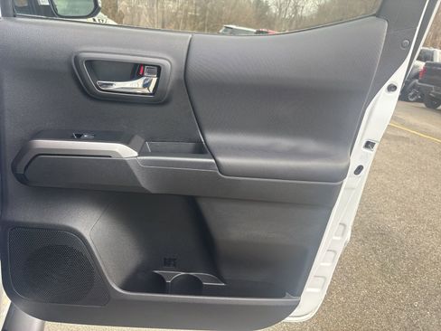 Used 2023 Toyota Tacoma TRD Sport w/ Technology Package image 36