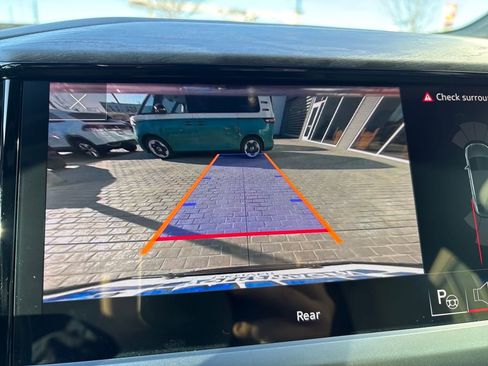 Used 2024 Audi Q4 e-tron Premium Plus image 19