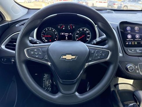 Used 2025 Chevrolet Malibu LS image 12