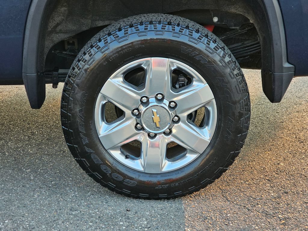 Certified 2022 Chevrolet Silverado 3500 LTZ w/ LTZ Premium Package AWD/4WD image 9