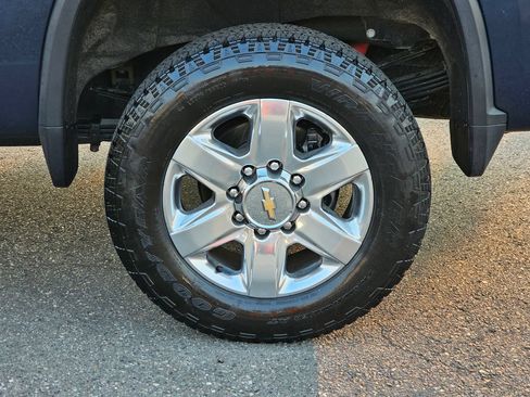 Used 2022 Chevrolet Silverado 3500 LTZ w/ LTZ Premium Package AWD/4WD image 9