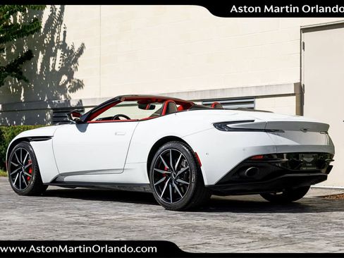Used 2019 Aston Martin DB11 Volante image 43