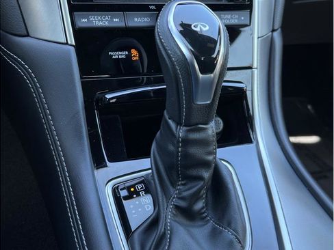 Used 2019 INFINITI Q60 3.0t Luxe RWD image 15