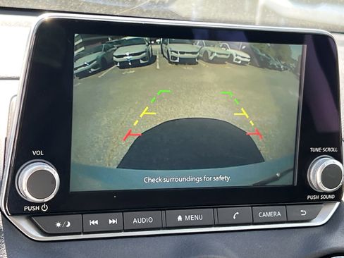 Used 2024 Nissan Sentra SV image 32