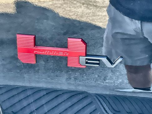 New 2025 GMC Hummer EV 3X w/ LPO, Sport Package image 40