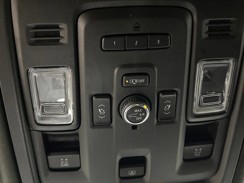 Used 2022 Cadillac Escalade Premium Luxury w/ Performance Package AWD/4WD image 23