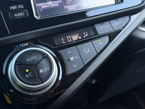 Used 2016 Toyota Prius C Two image 31