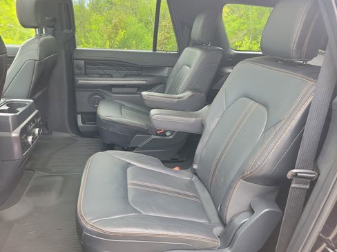 Used 2024 Ford Expedition Max Platinum AWD/4WD image 16