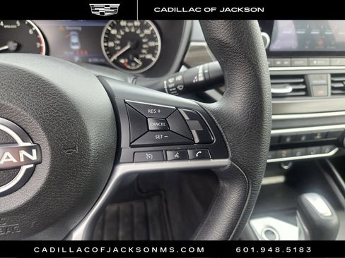 Used 2025 Nissan Altima 2.5 SV image 18