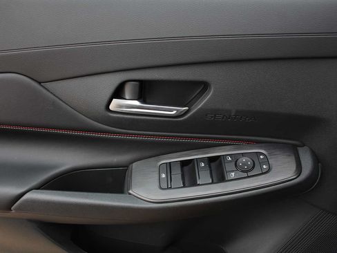 Used 2026 Nissan Sentra SR w/ Floor Mat Package FWD image 28
