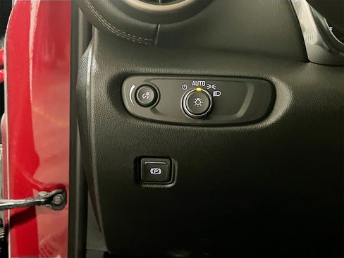 Used 2025 Chevrolet Blazer Premier w/ Driver Confidence II Package image 10