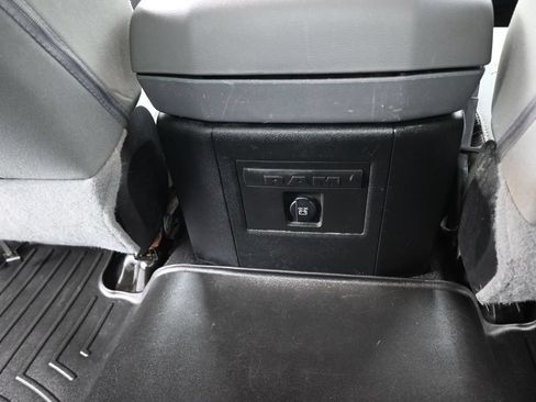 Used 2017 RAM 1500 Classic SLT RWD image 29