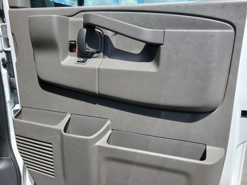 Used 2024 GMC Savana 2500 w/ Driver Convenience Package RWD image 21