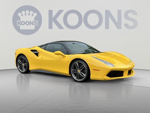Used 2016 Ferrari 488 GTB RWD image 2