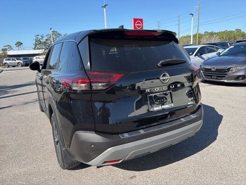 Certified 2023 Nissan Rogue SV image 10