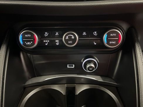 Used 2024 Alfa Romeo Stelvio Veloce image 21