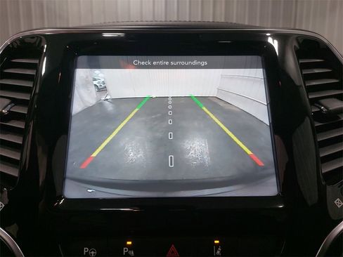 Used 2021 Jeep Cherokee Limited image 53