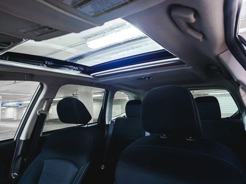 Used 2017 Subaru Forester 2.5i Premium w/ All-Weather Package AWD/4WD image 19
