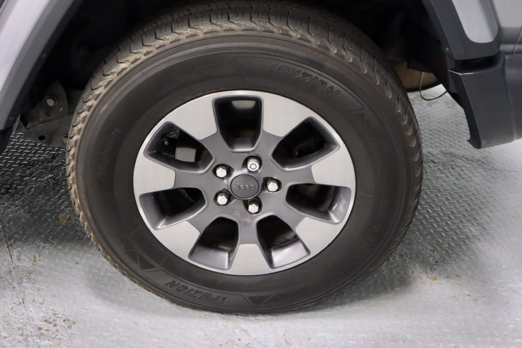 Used 2020 Jeep Wrangler Unlimited Sahara AWD/4WD image 19