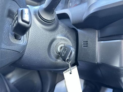 Used 2019 Toyota Tacoma SR w/ SR Convenience Package image 18